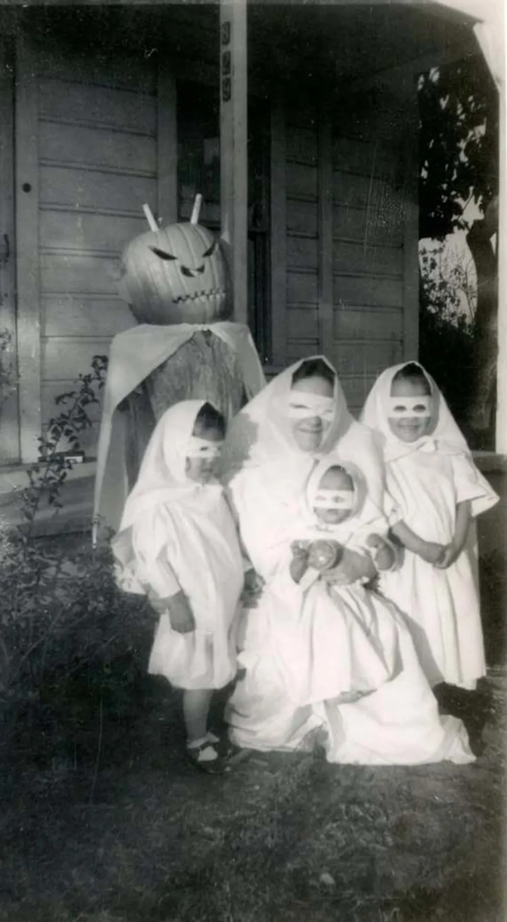 creepy vintage halloween photos