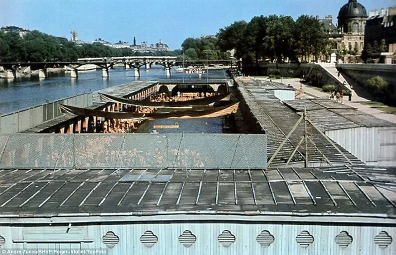 Color photos of occupied paris zucca