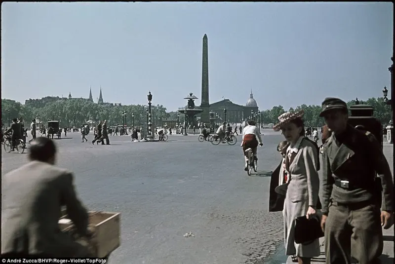Color photos of occupied paris zucca