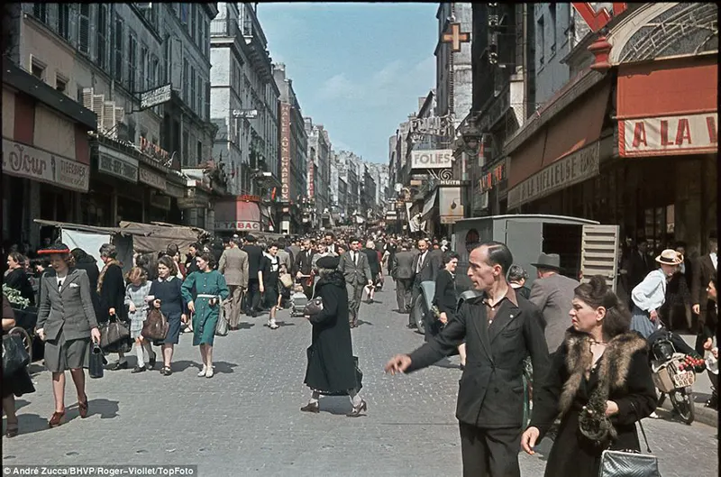 Color photos of occupied paris zucca