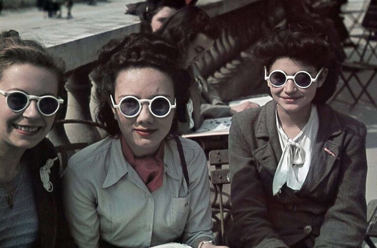 Rare color photos of German-occupied Paris during World War II, 1940s
