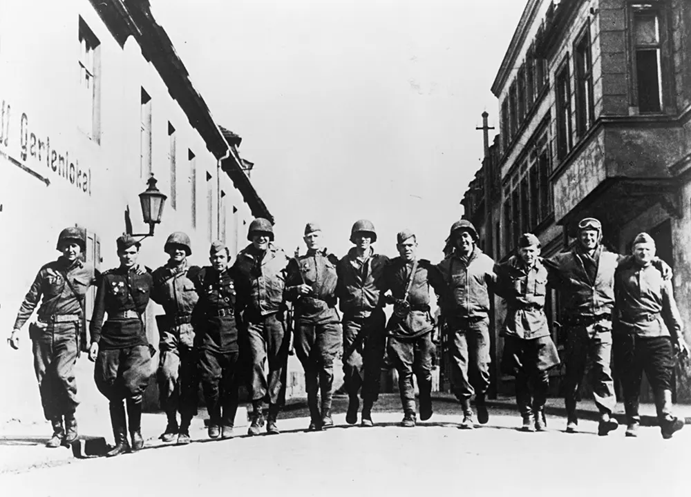 e historic meeting on Elbe River between American and Soviet troops