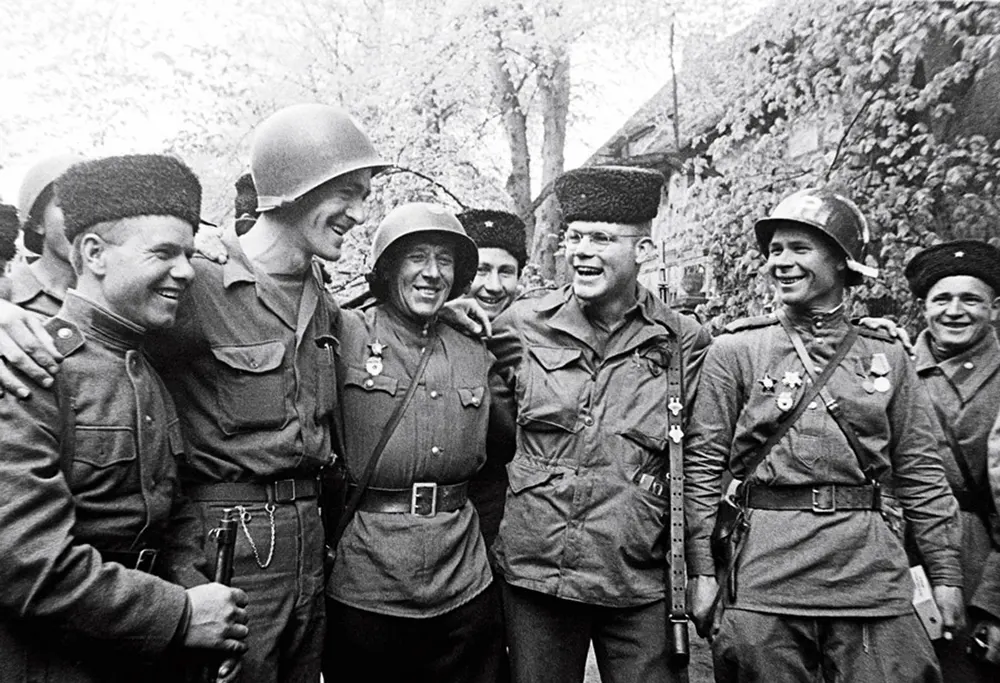 e historic meeting on Elbe River between American and Soviet troops