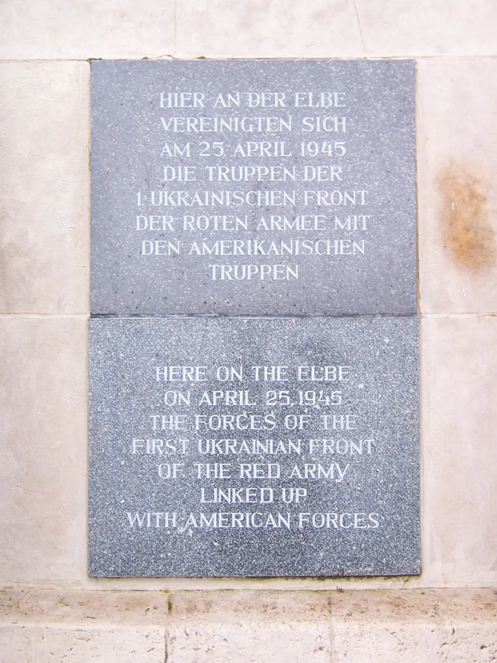 e historic meeting on Elbe River between American and Soviet troops