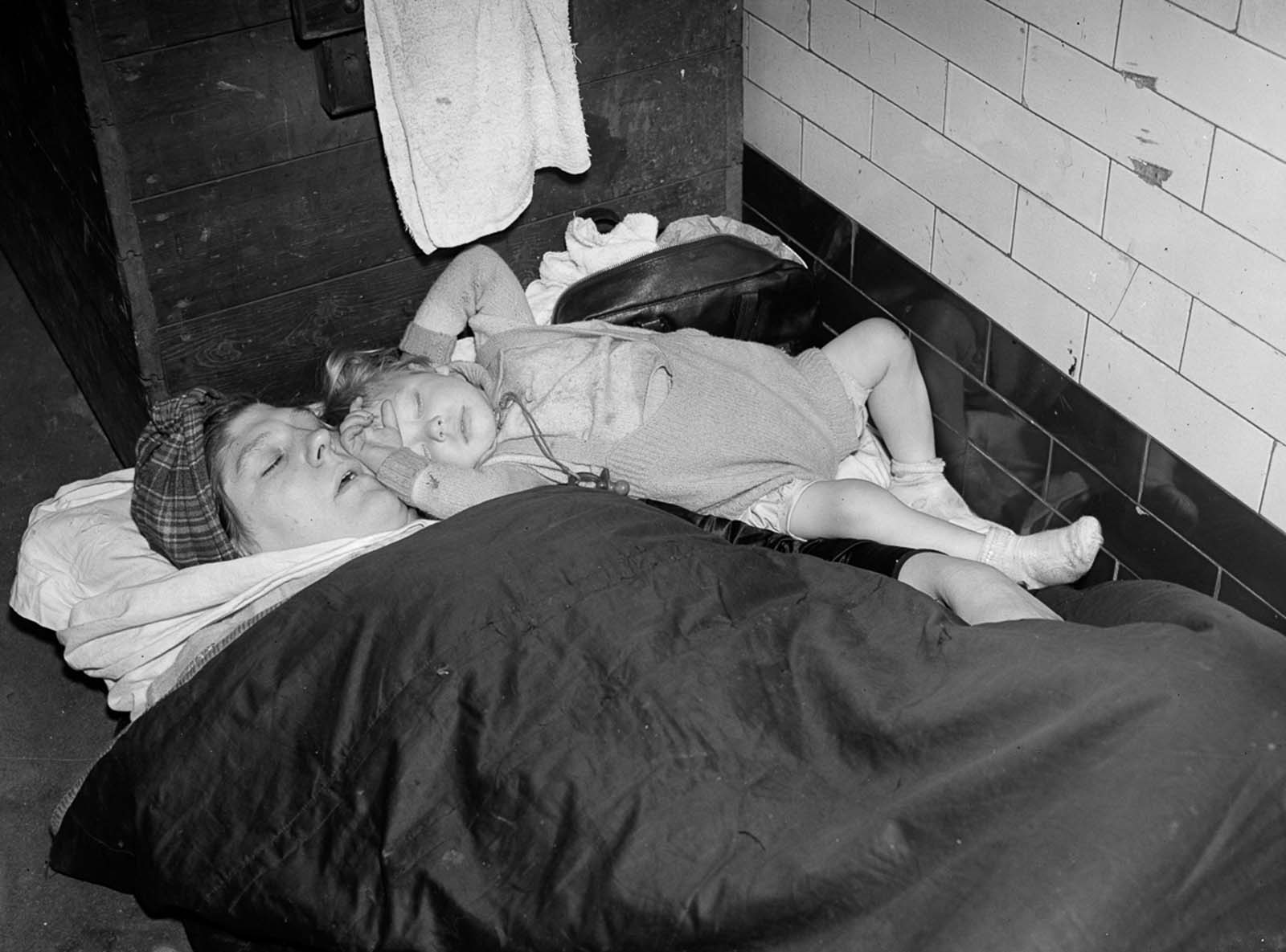 london blitz underground photos