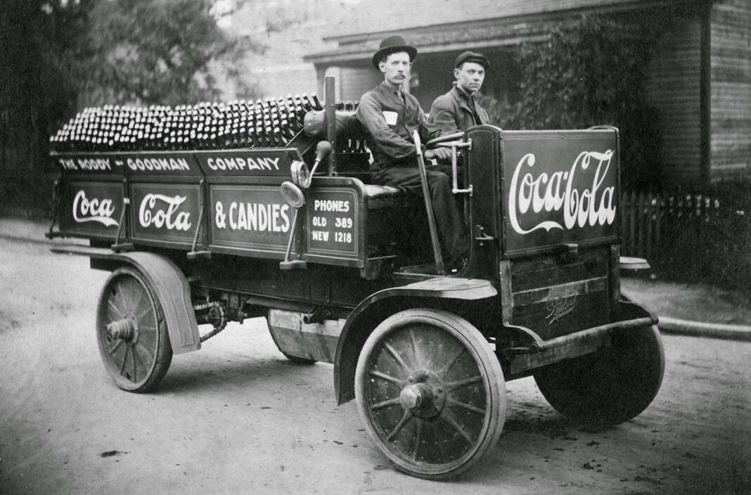 Vintage Photos of Coca-Cola Ads and Delivery Trucks From Between the 1900s and 1970s