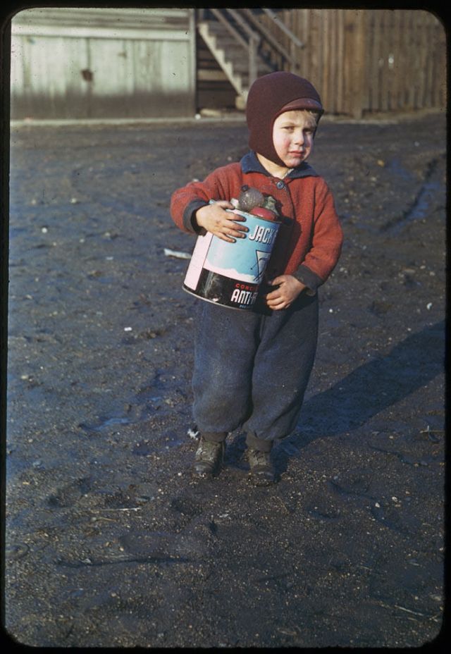 Kodachrome Slides Everyday Life USA 1940s