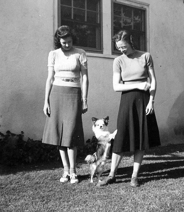 Teenage Fashion of 1940s Photos
