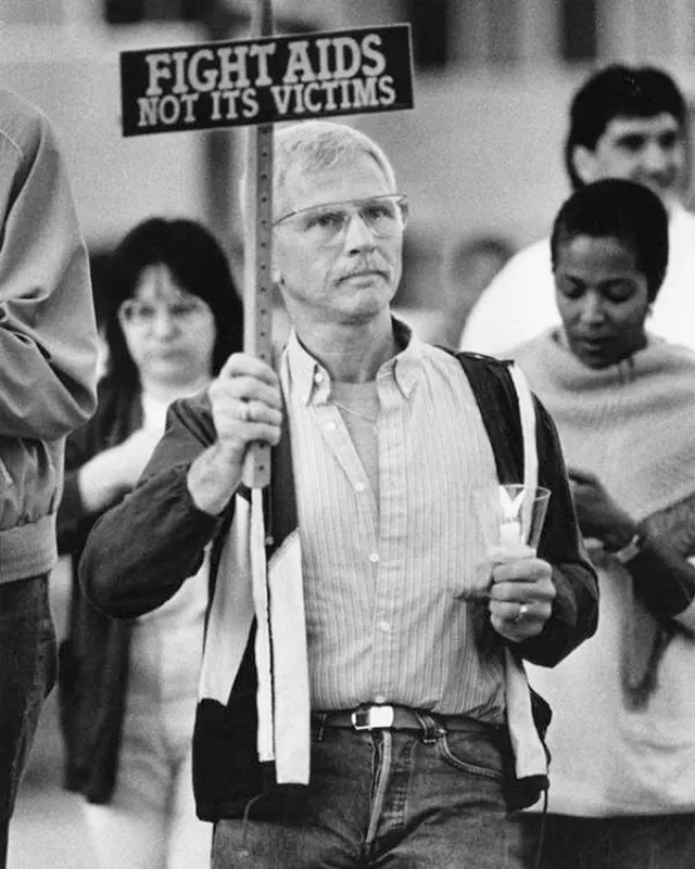 Heartbreaking Images That Capture the Harsh Reality of the 1980s AIDS Crisis