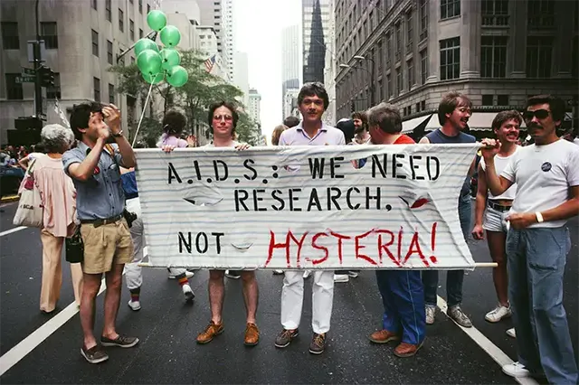 Heartbreaking Images That Capture the Harsh Reality of the 1980s AIDS Crisis