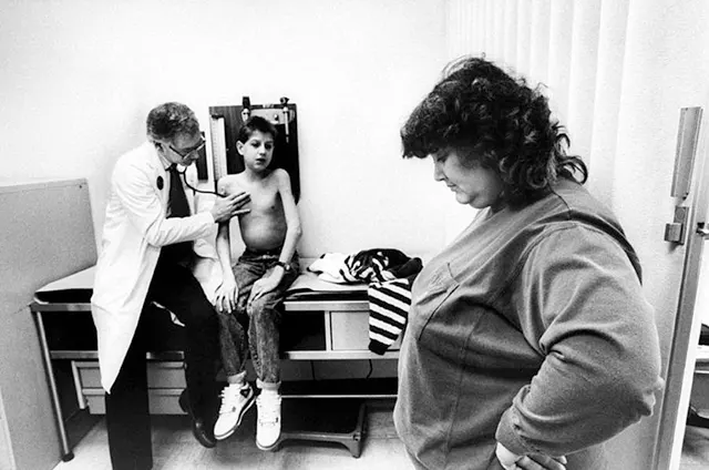 Heartbreaking Images That Capture the Harsh Reality of the 1980s AIDS Crisis