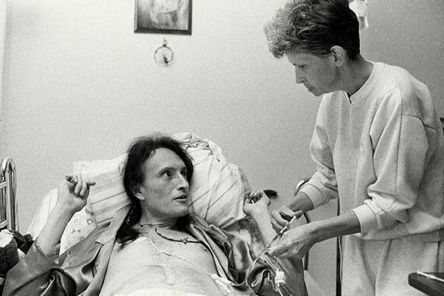 Heartbreaking Images That Capture the Harsh Reality of the 1980s AIDS Crisis