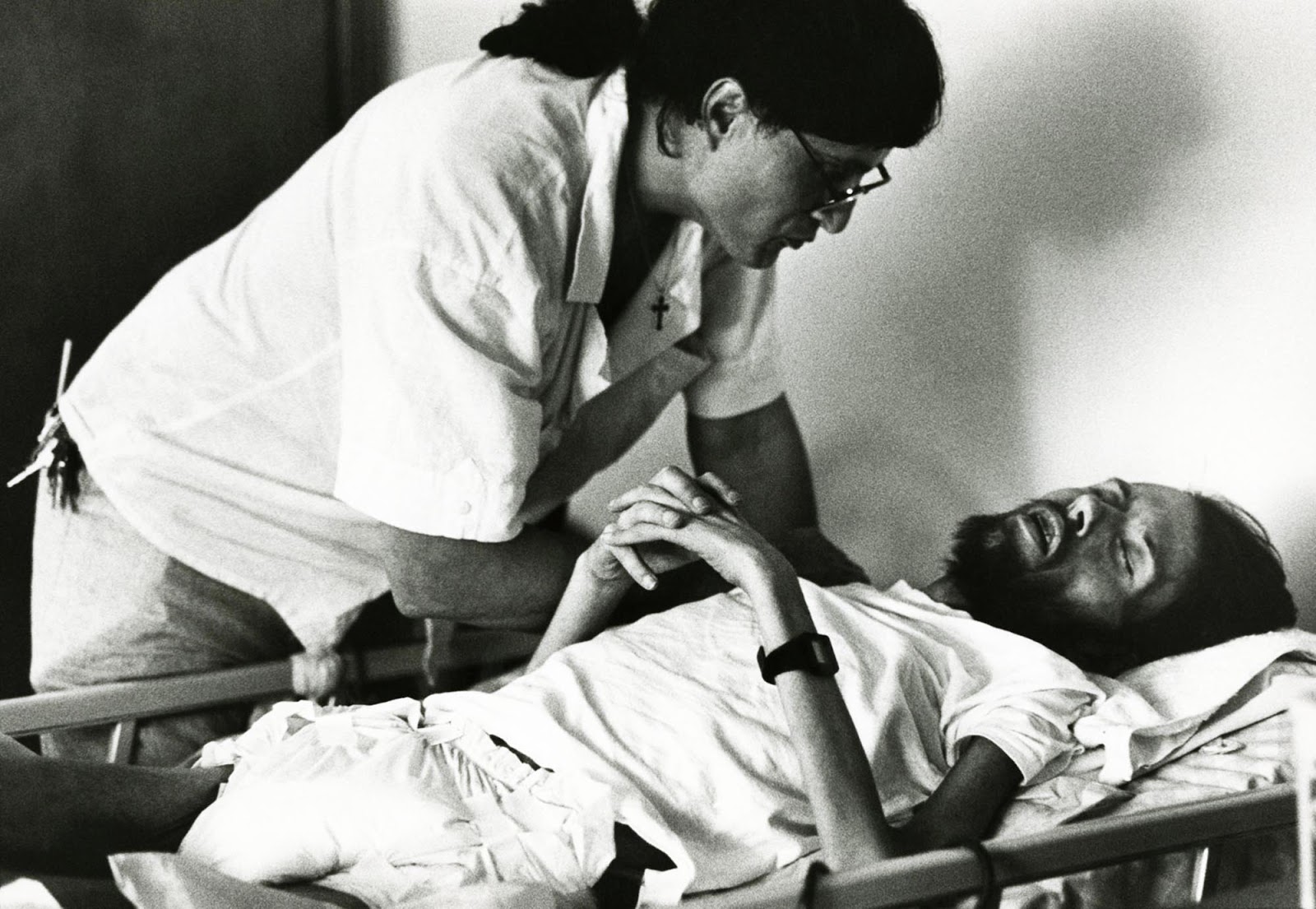 David Kirby died in April 1990, only 32 years old, seven months before the photo was published.