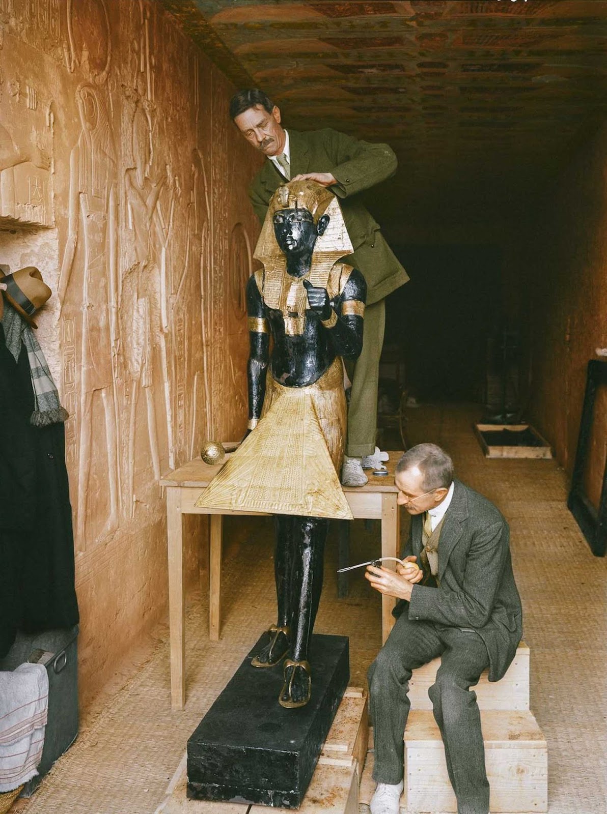 Under the lion bed in the antechamber are several boxes and chests, and an ebony and ivory chair which Tutankhamun used as a child.