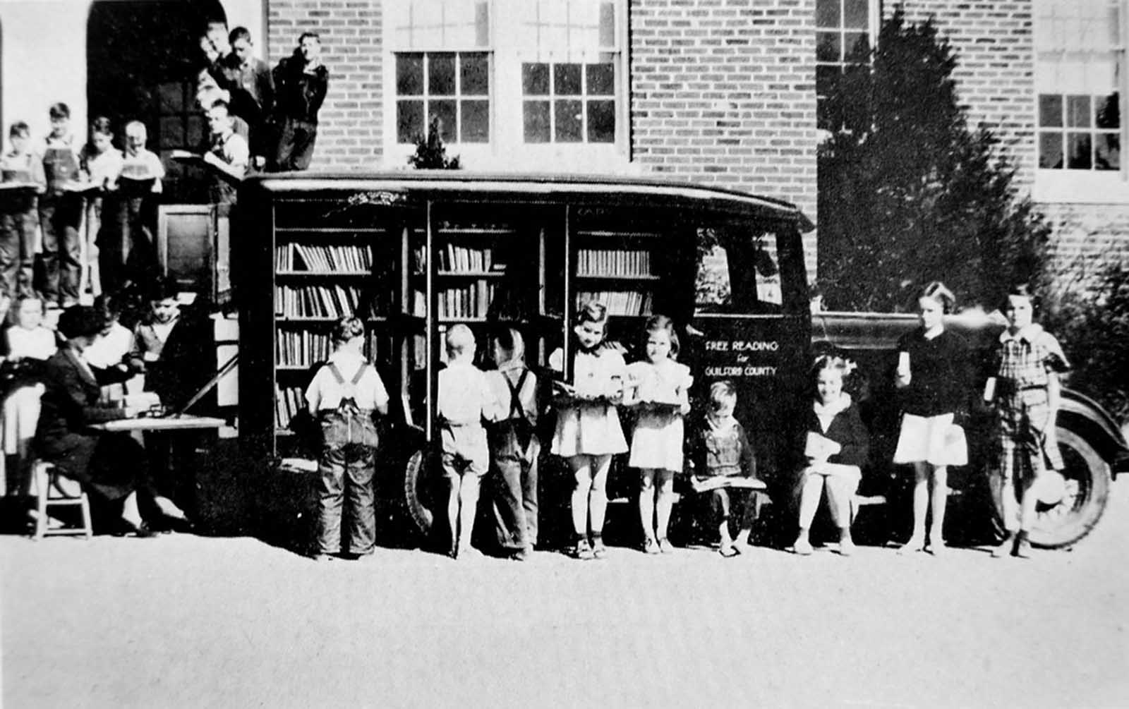 Bookmobile in Greensboro, North Carolina, USA. 170.770 volumes were circulated in 1936.