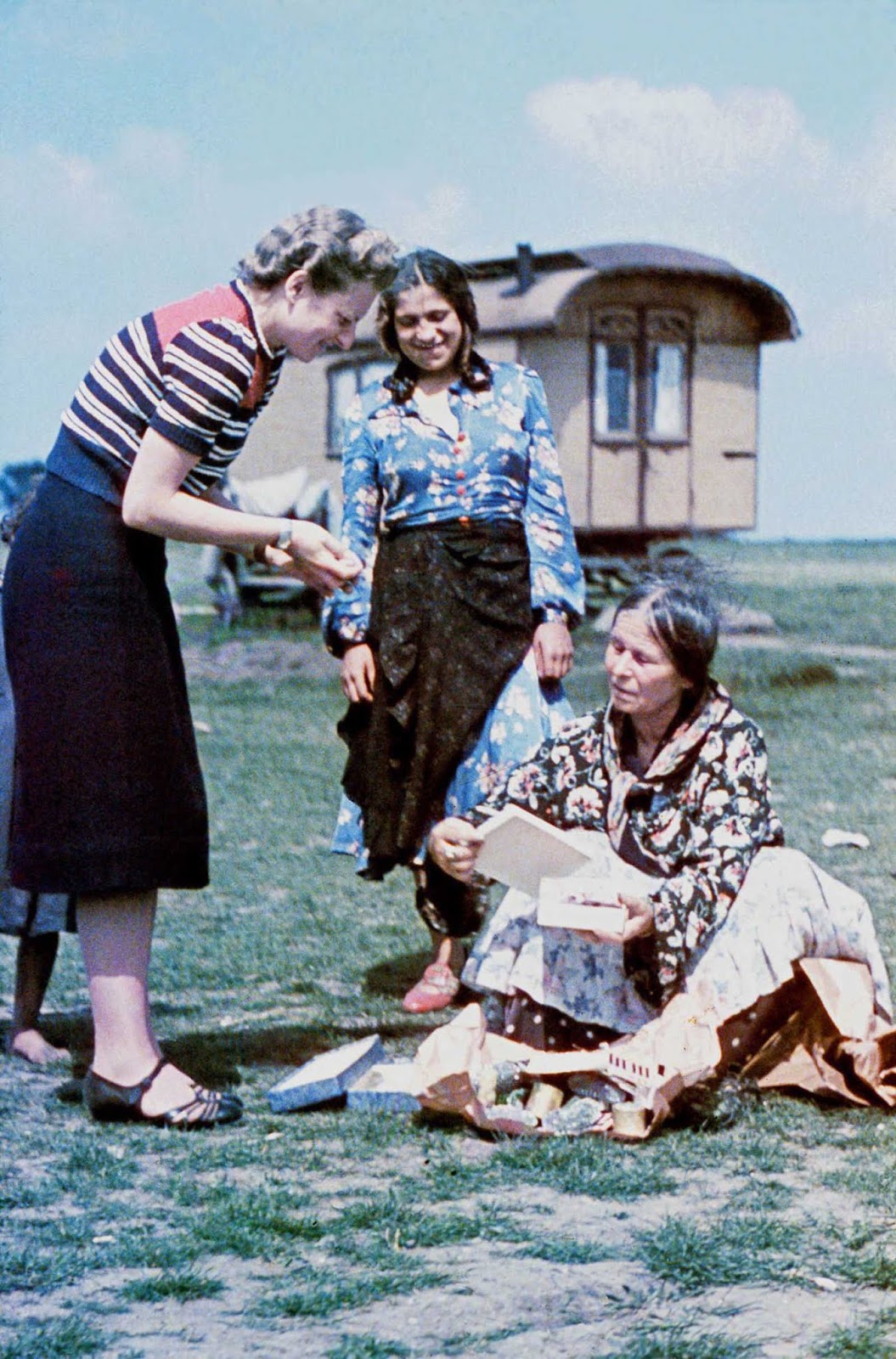 Sophie Ehrhardt of the Racial Hygiene Research Center conducts an interview with an elderly Roma woman. 1938.