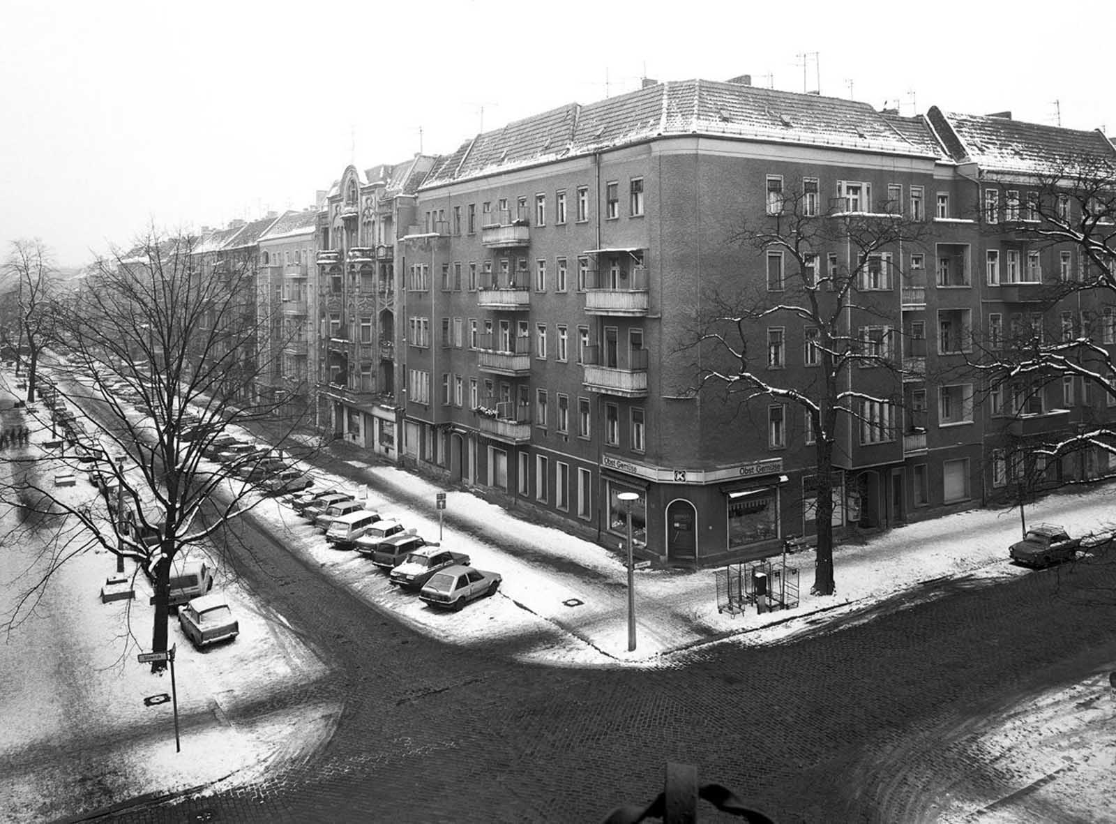 At the corner of Hufelandstrasse and Bötzowstrasse.