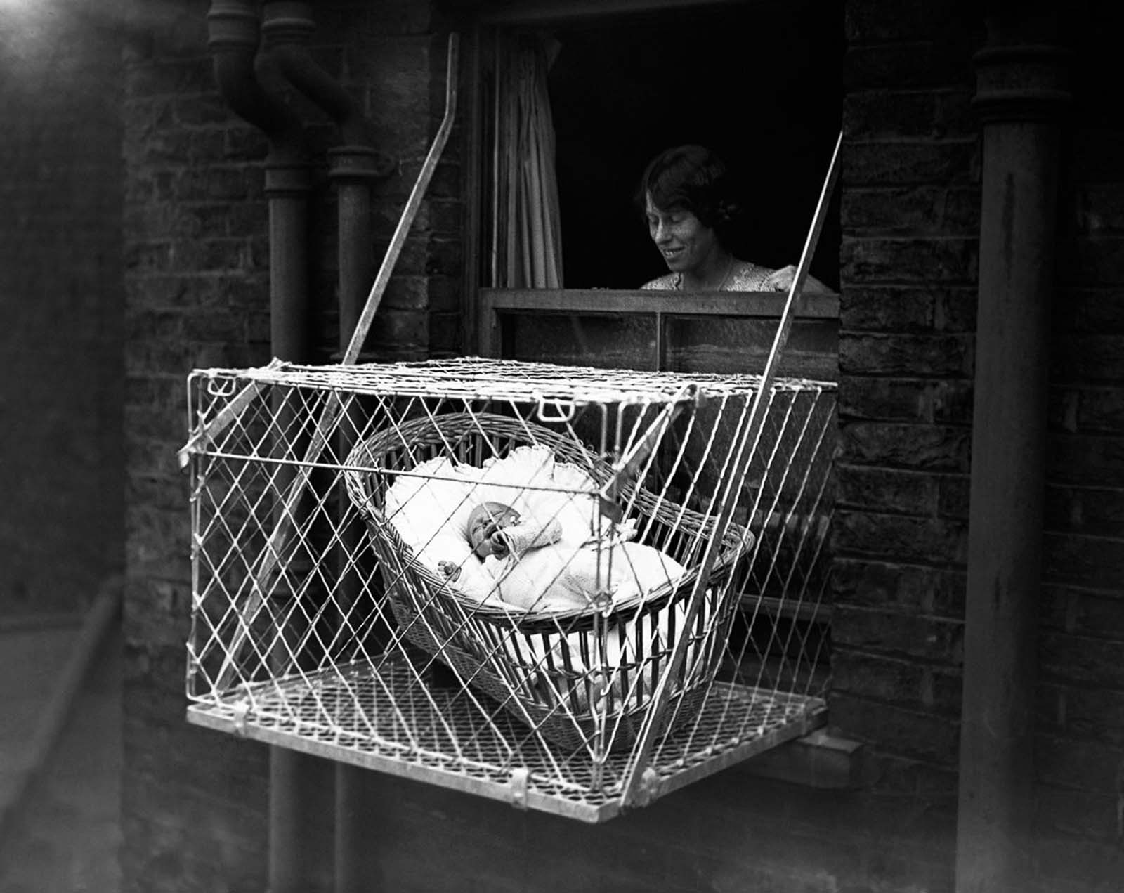 The fad proved to have some staying power, they even produced pun-filled promotional video espousing the benefits of baby cages. 1940.