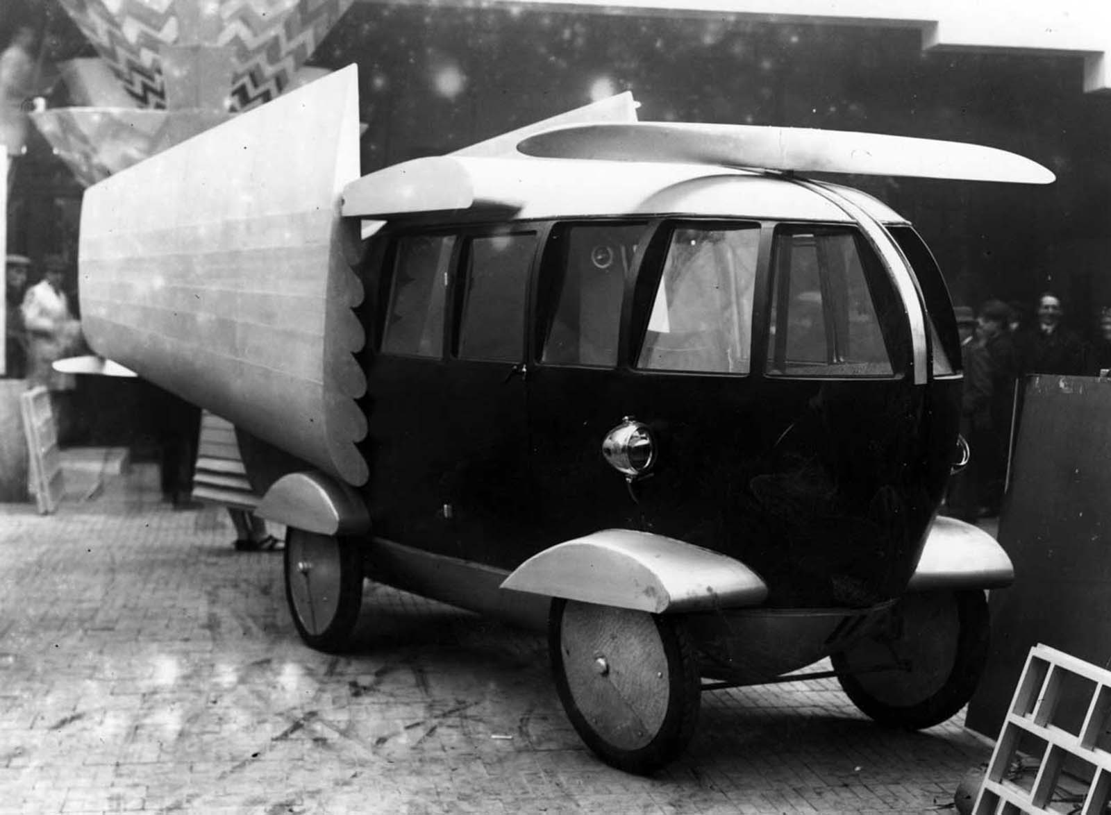 A combined car, boat and airplane. 1928.