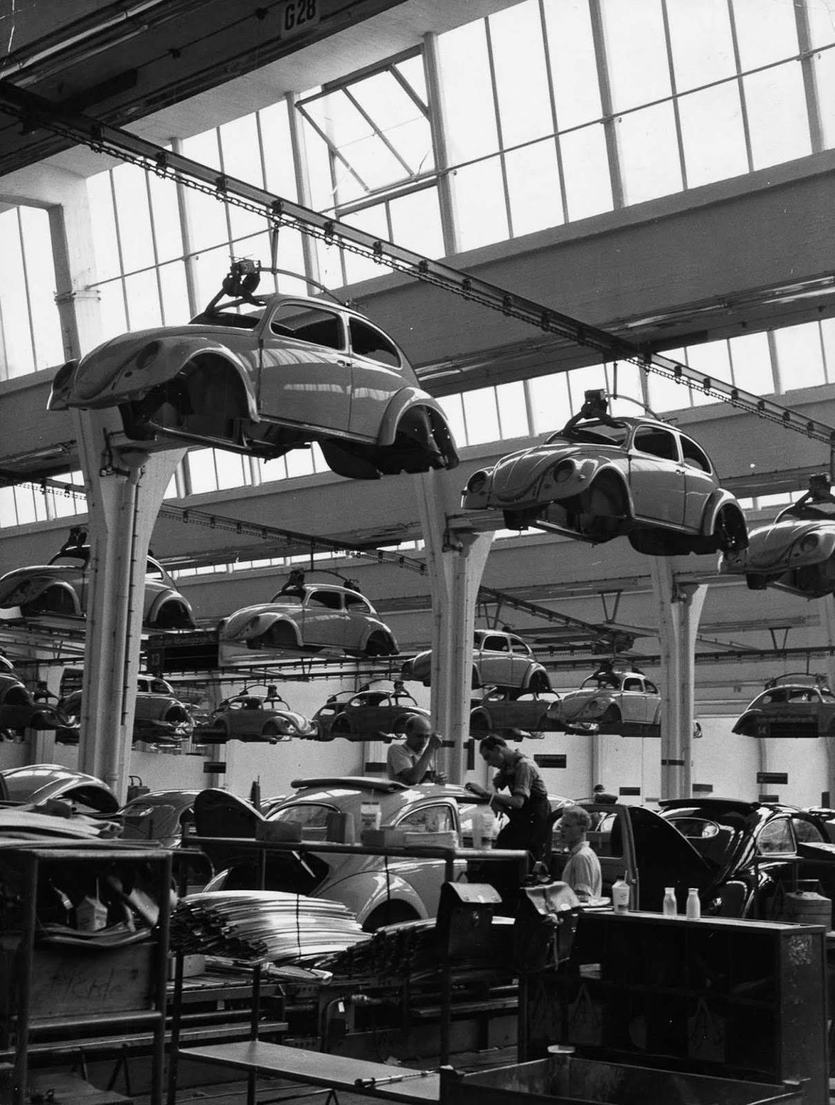 The assembly line. 1955.