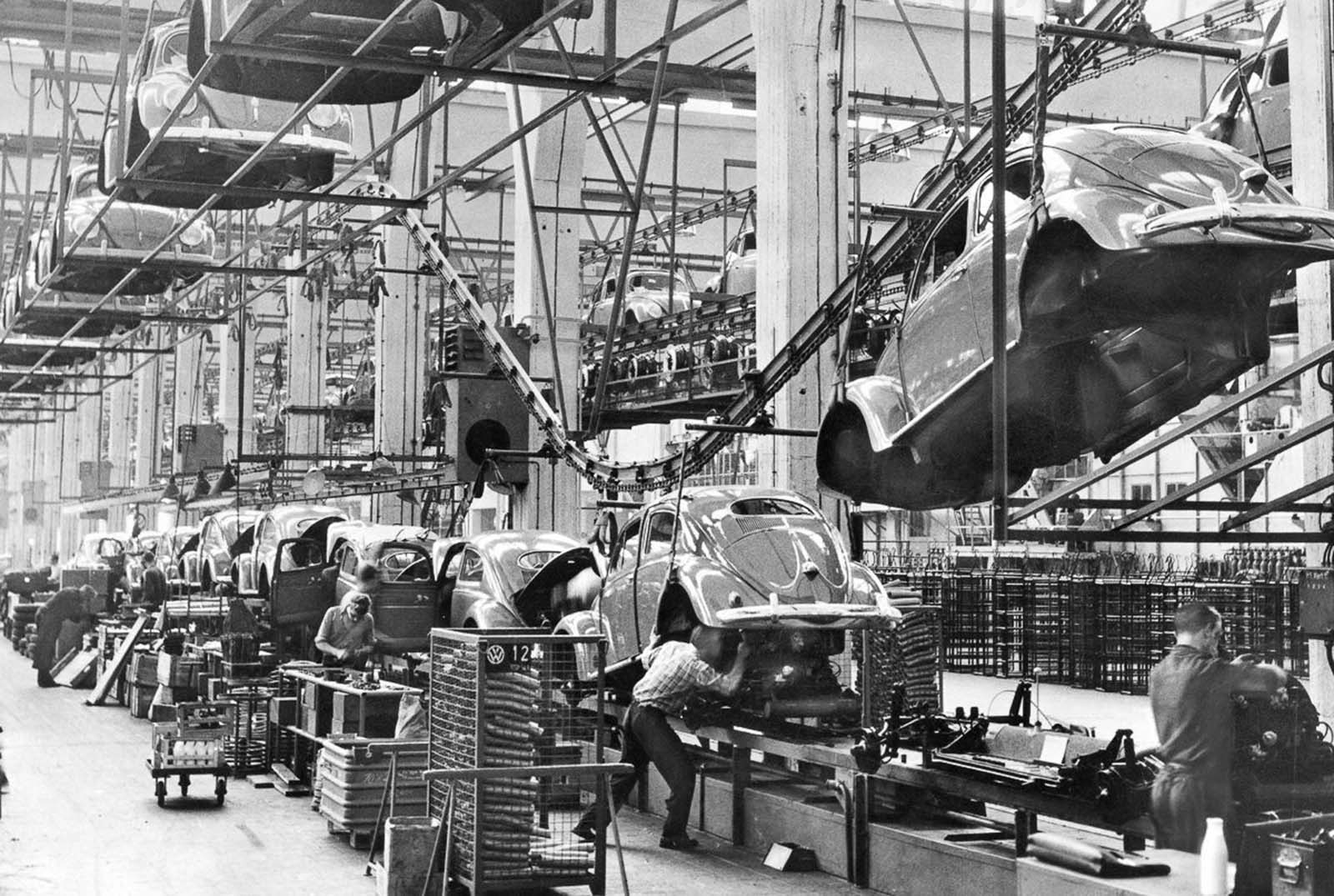 The assembly line. 1958.