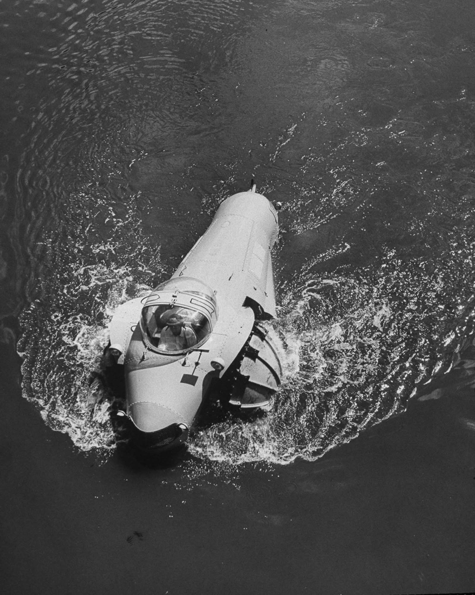 The Rhino: a bizarre experimental all-terrain vehicle, 1954