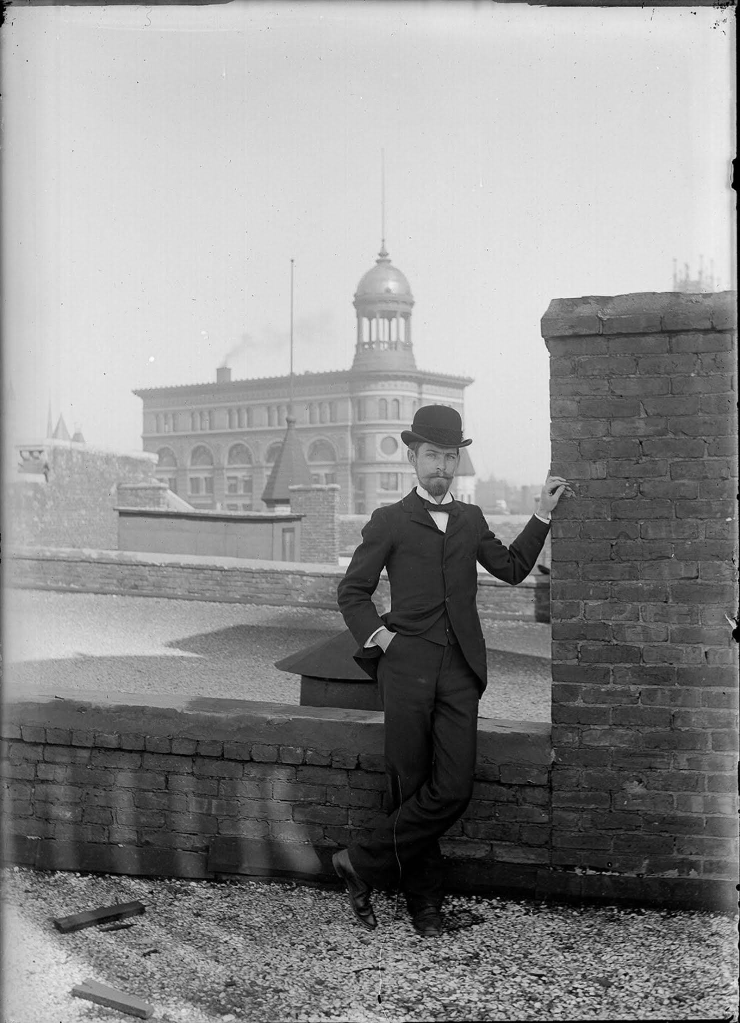 Vintage photos of department store workers during lunch break, 1900