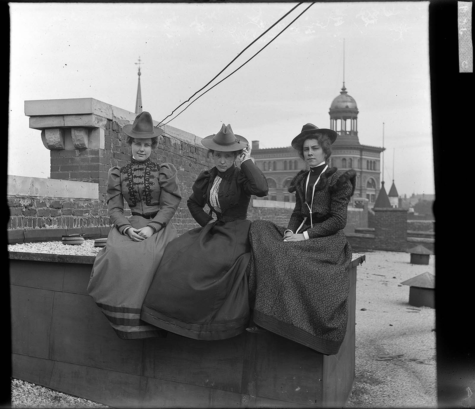 Vintage photos of department store workers during lunch break, 1900