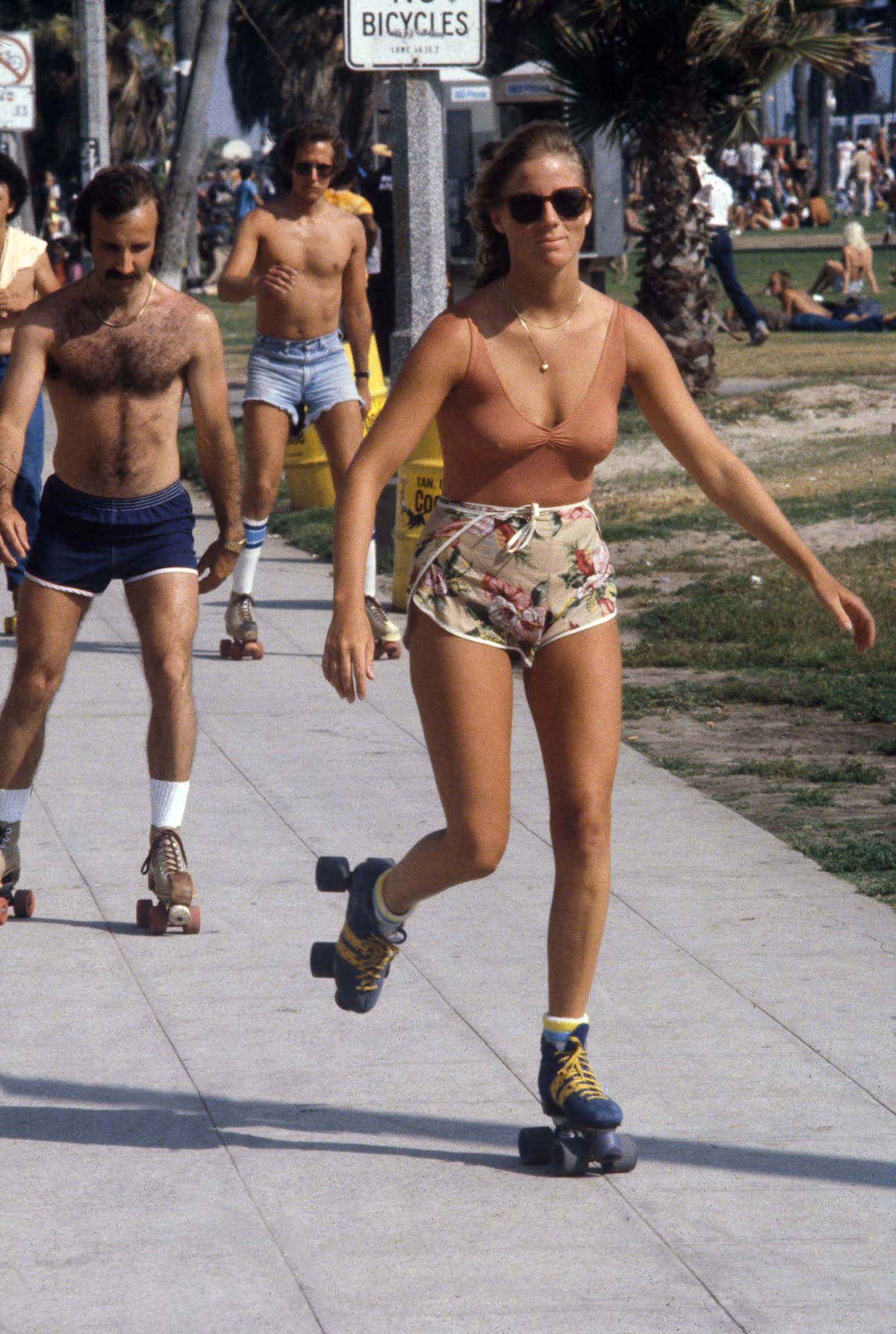 The roller skaters of Venice Beach, 1979