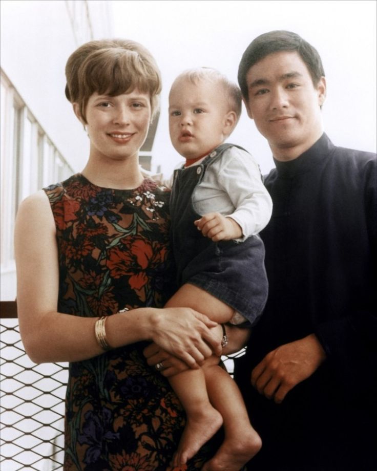 young bruce lee photographs
