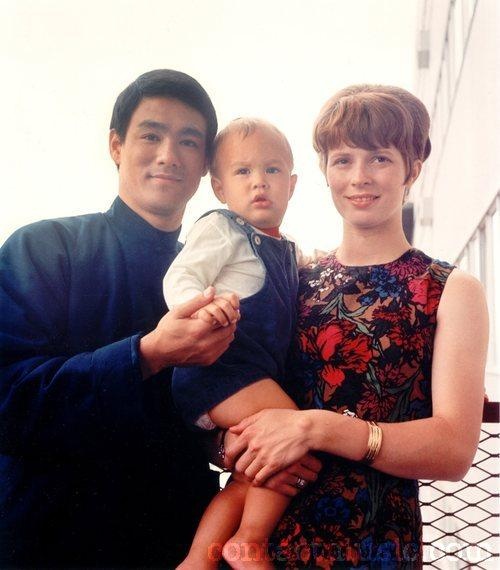 young bruce lee photographs