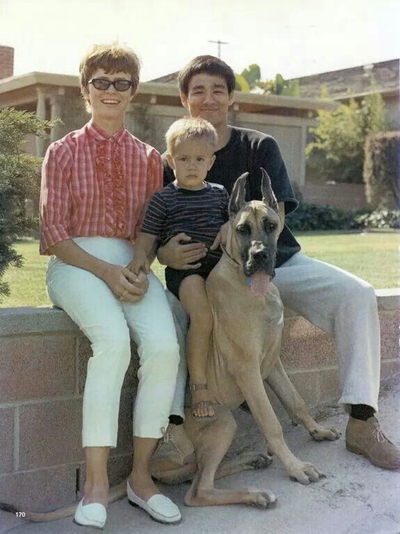 young bruce lee photographs