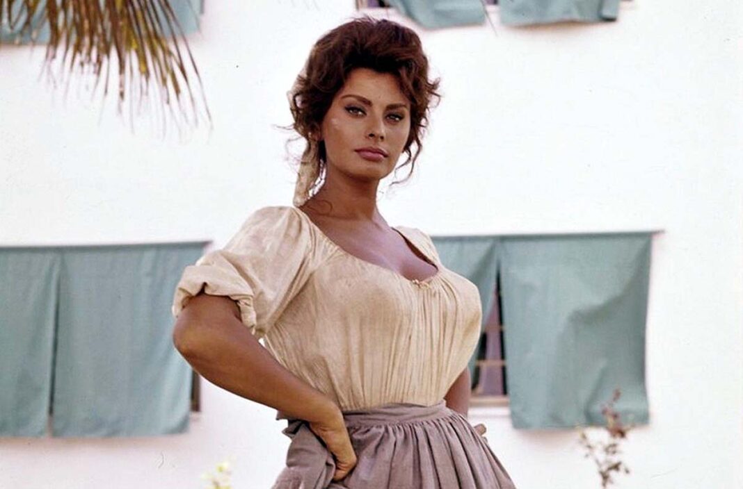 Sophia Loren: Stunning Vintage Photos of the Italian Classic Beauty Icon