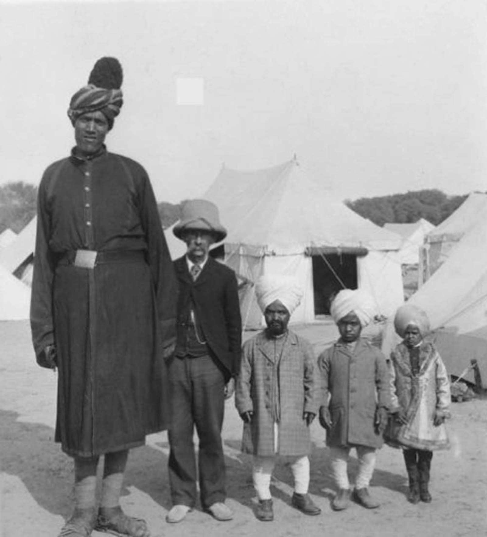 kashmir giants, two giants of kashmir