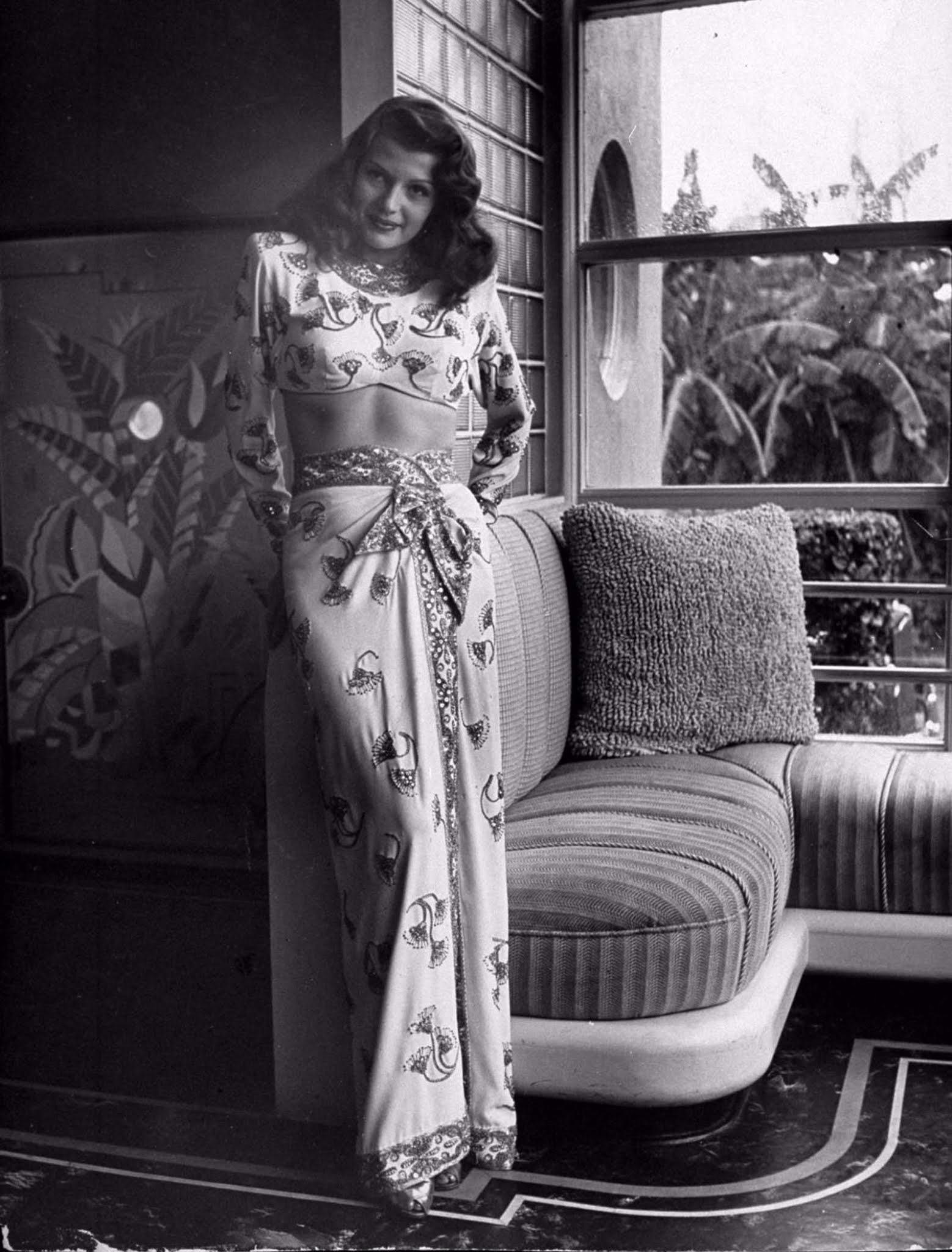rita hayworth pin up