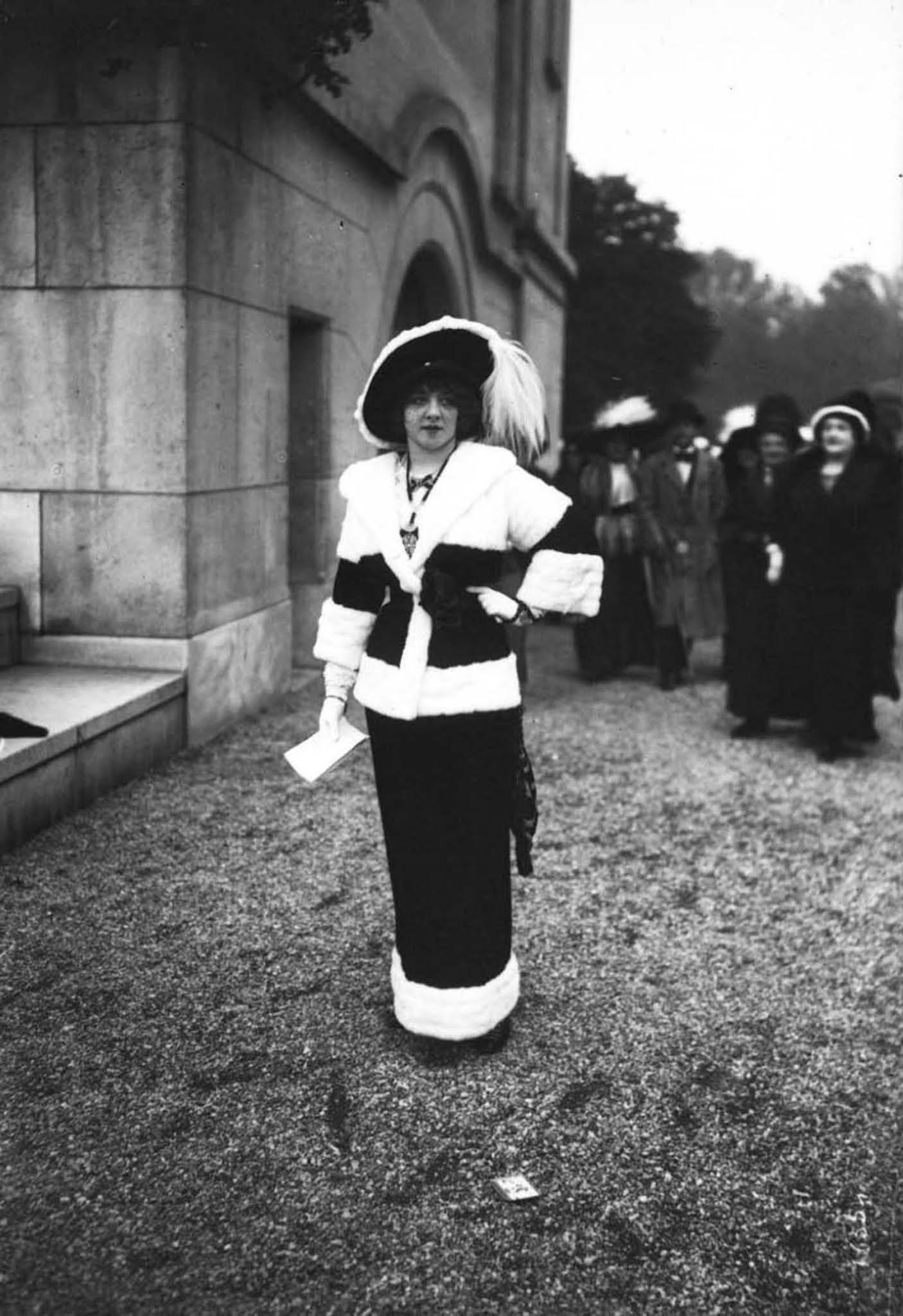french fashion old street style photographs