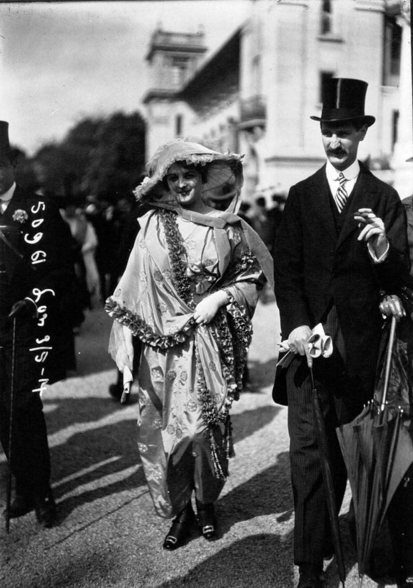 french fashion old street style photographs