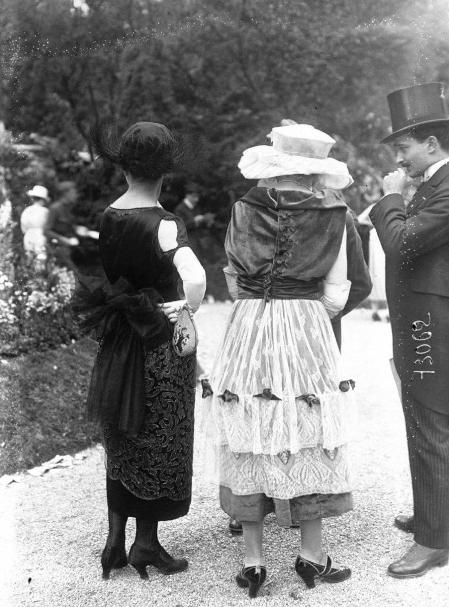 french fashion old street style photographs