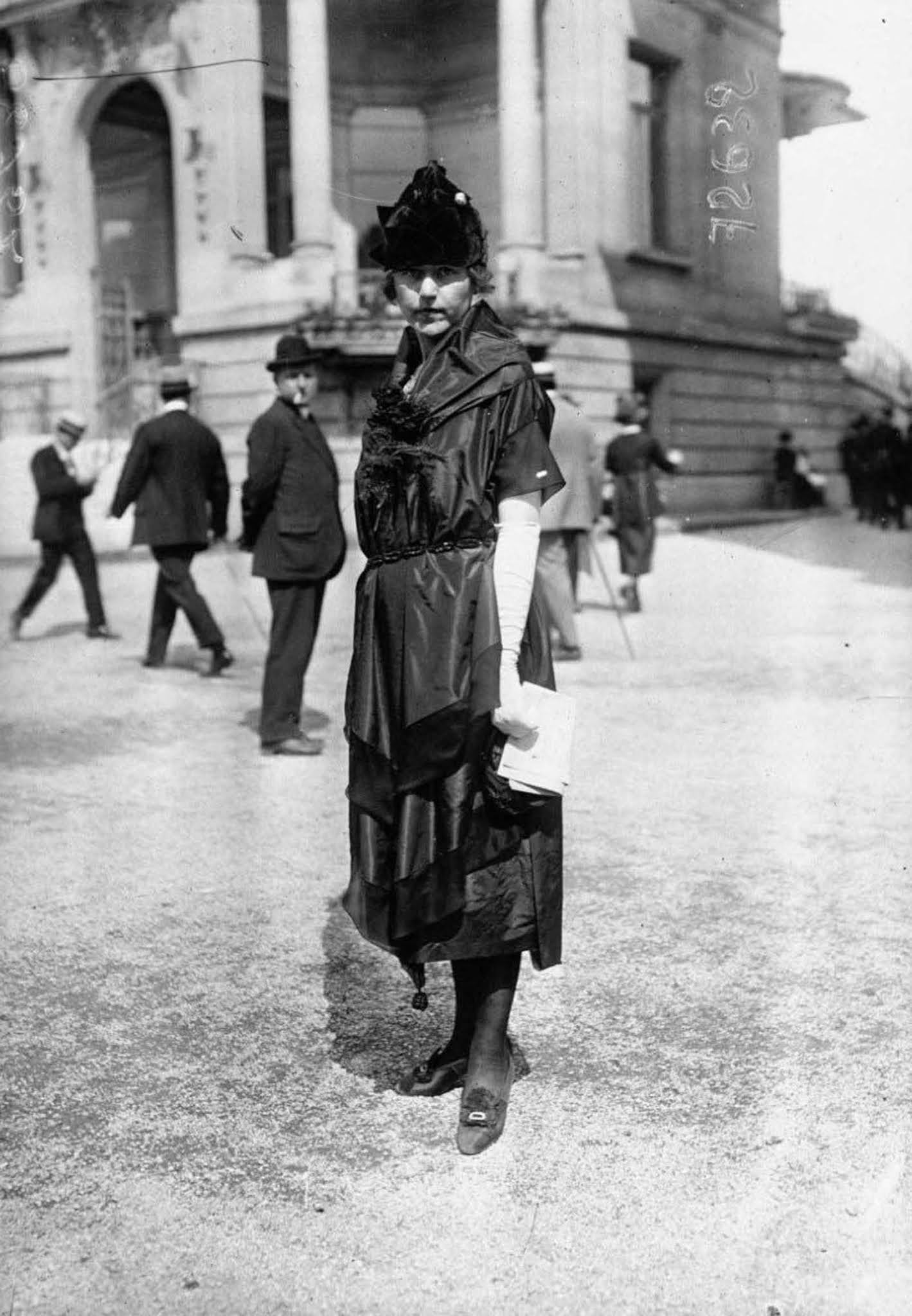 french fashion old street style photographs