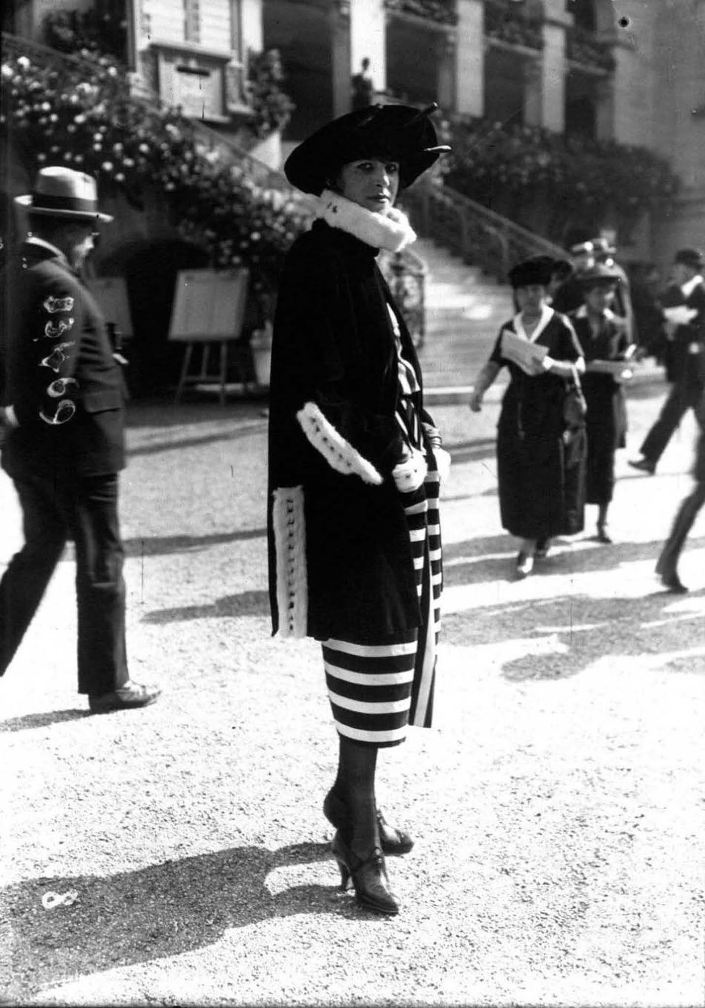 french fashion old street style photographs
