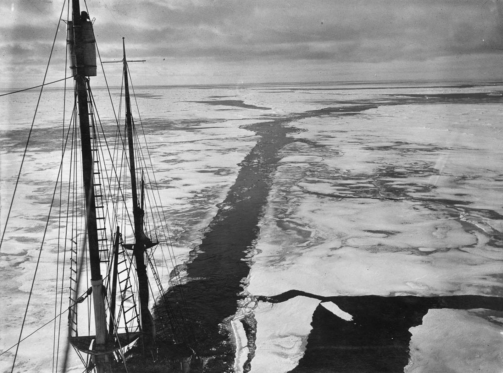 Shackleton Antarctica endurance photographs