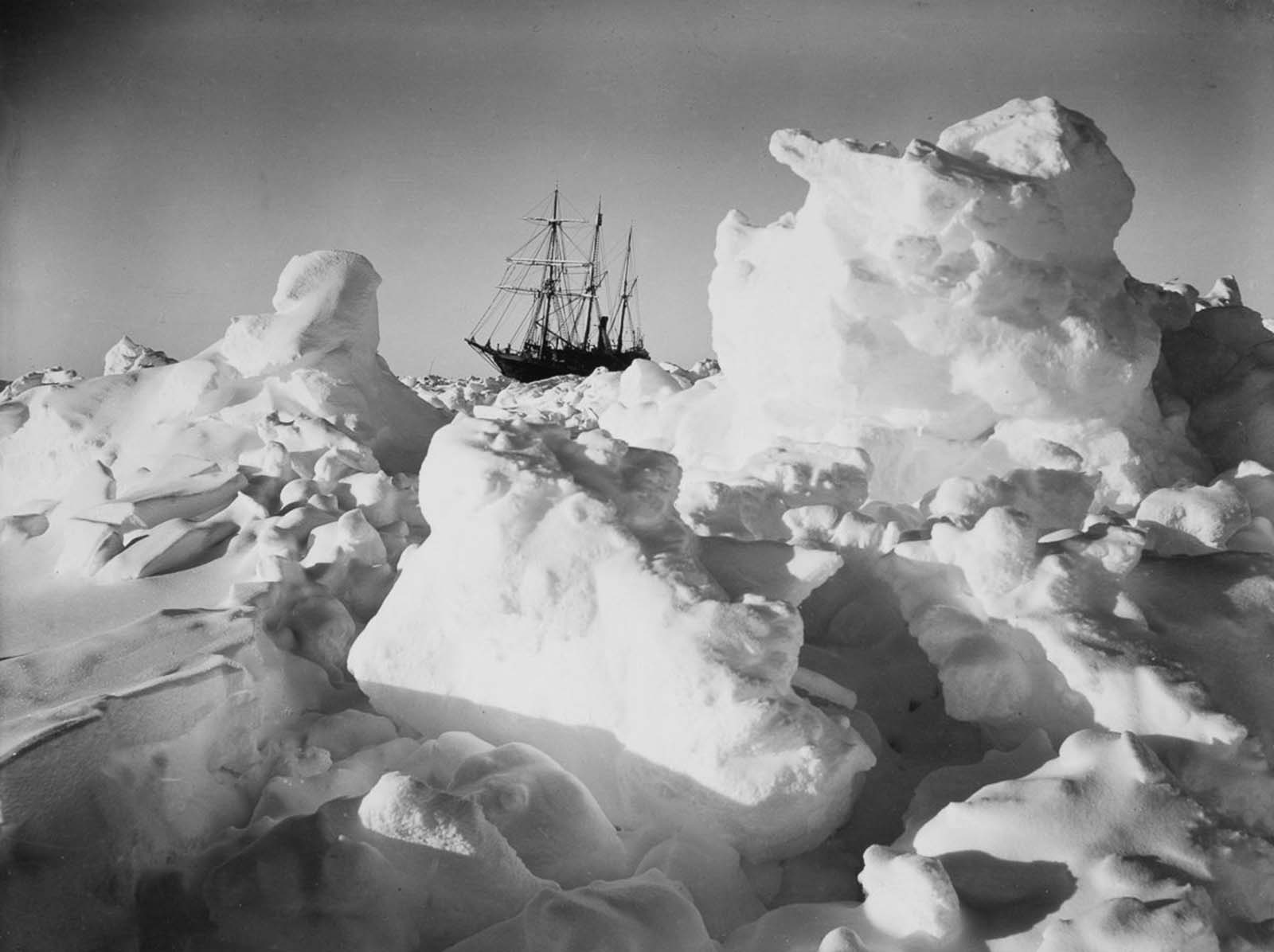 Shackleton Antarctica endurance photographs