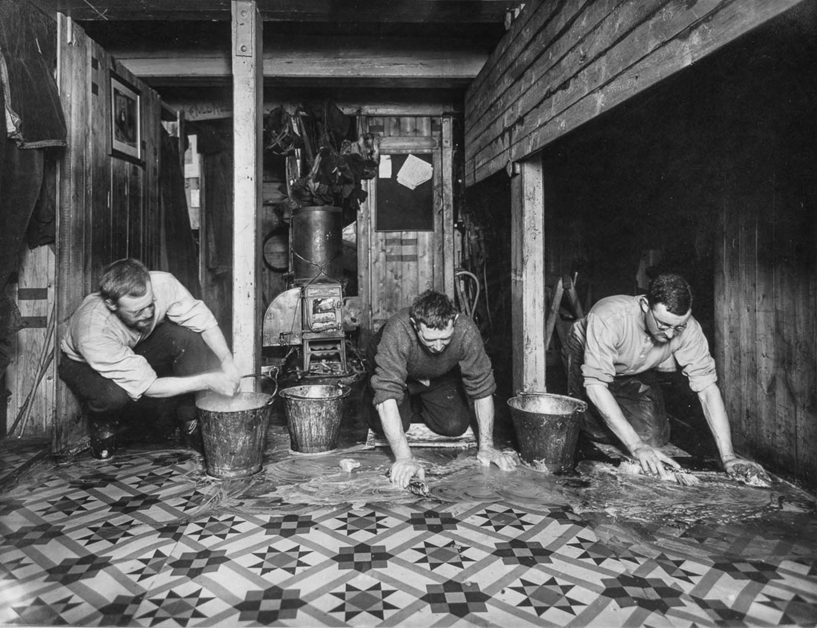 Shackleton Antarctica endurance photographs