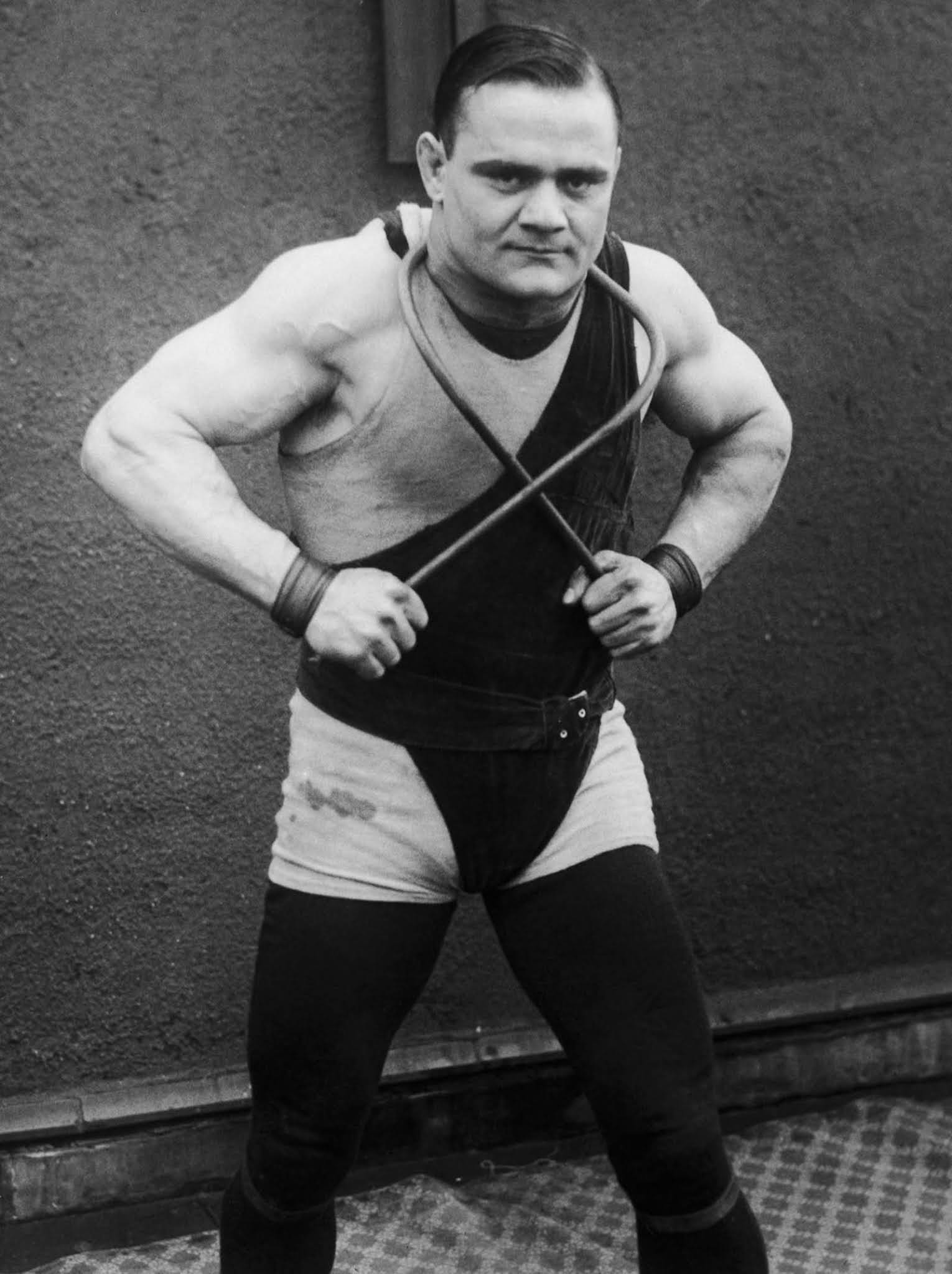 early strongmen photographs