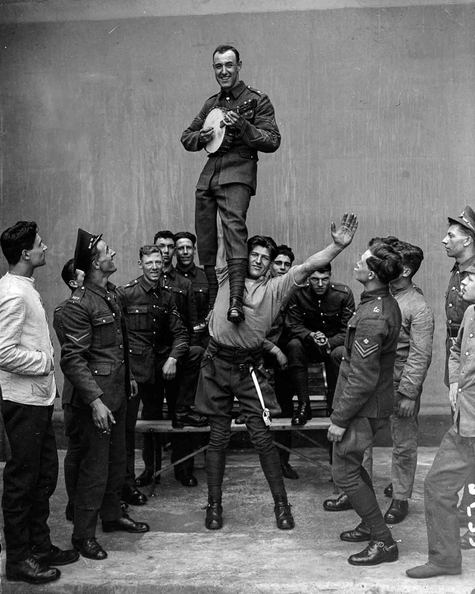 early strongmen photographs