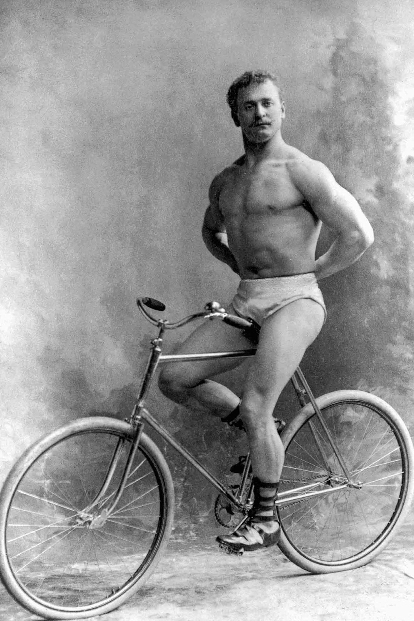 early strongmen photographs