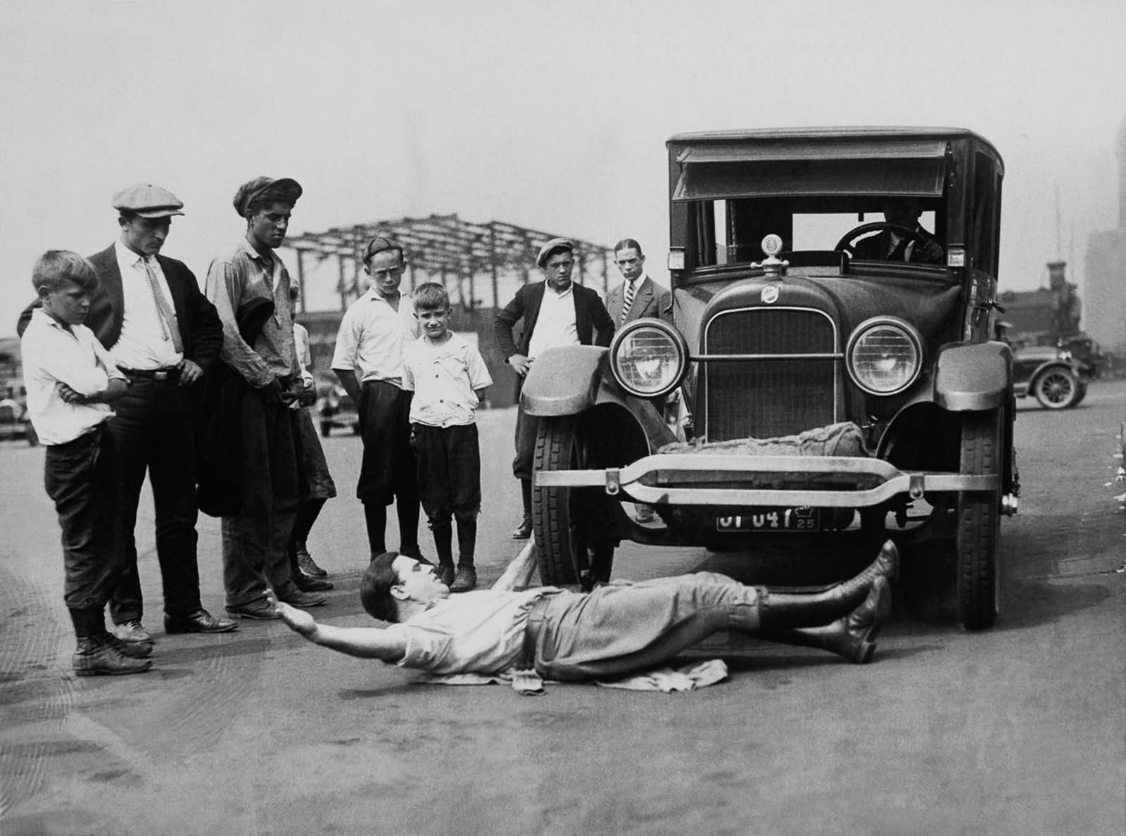 early strongmen photographs