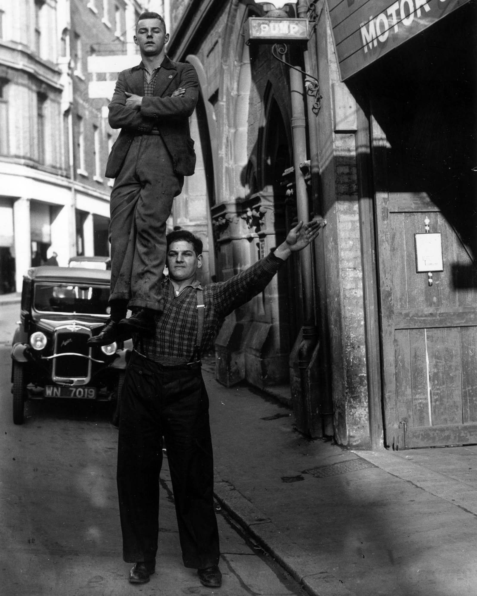 early strongmen photographs