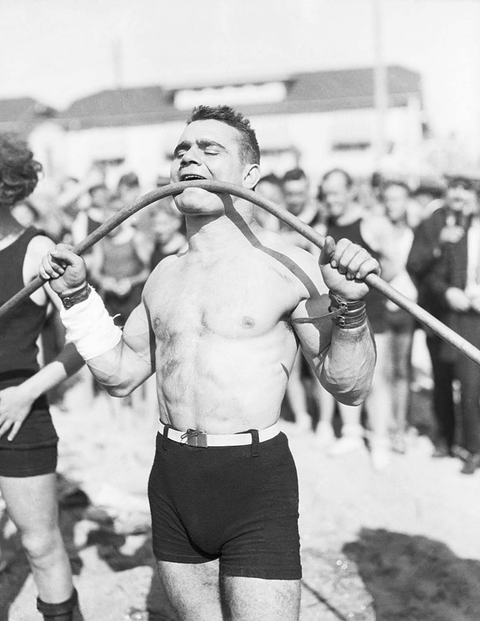 early strongmen photographs