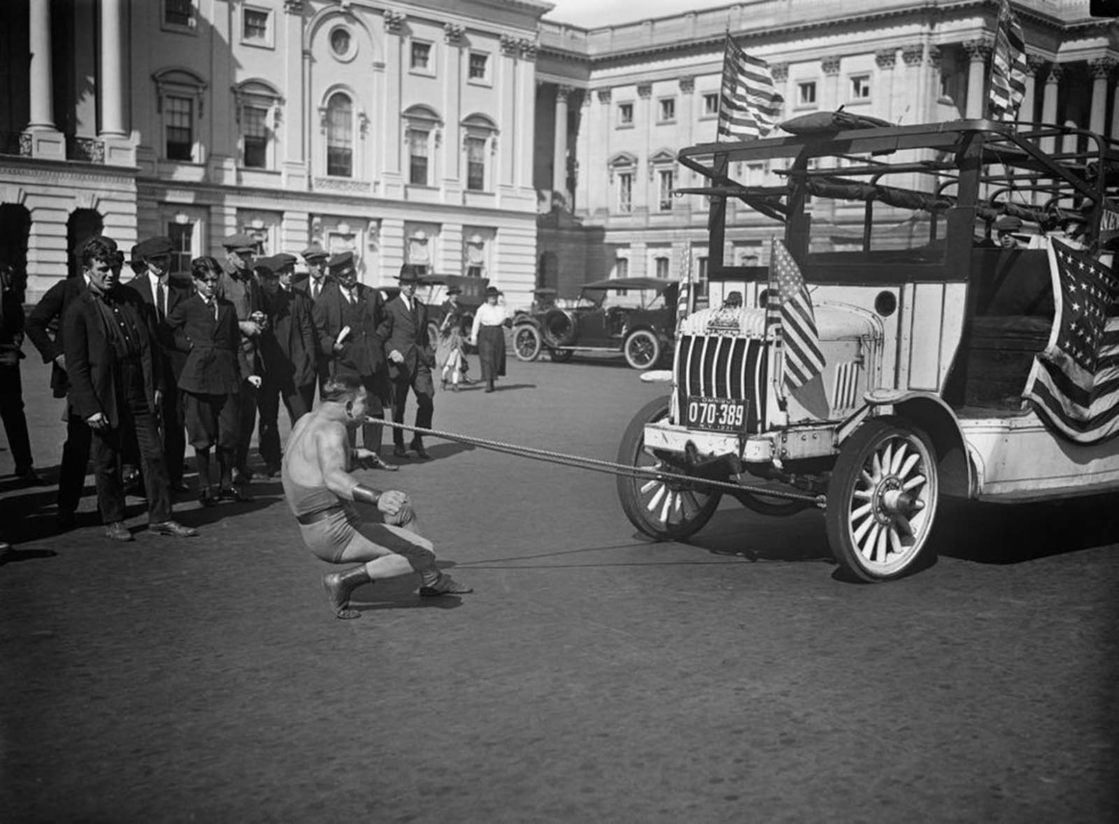 early strongmen photographs